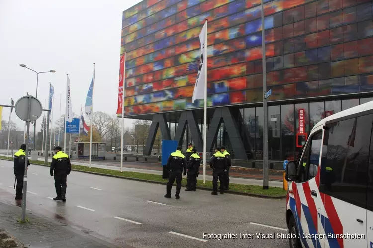 Zware politiemacht op de been bij Mediapark na signalen van oproer