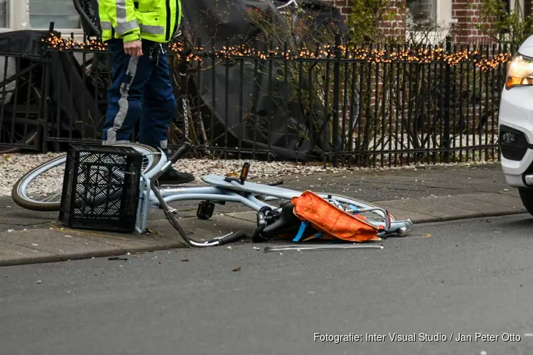 Fietser door auto aangereden in Hilversum