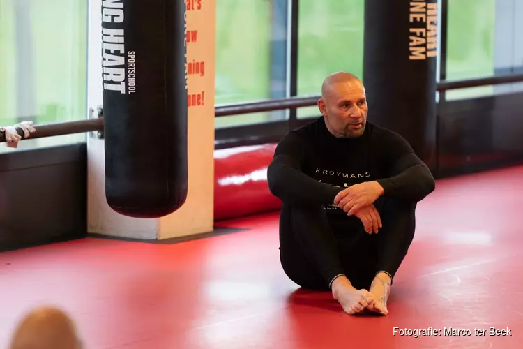 Joop &#39;Leeuwenhart&#39; Kasteel (57) slaat kanker knock-out tijdens kickboks seminar