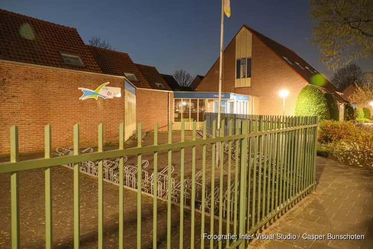 Basisschool in Huizen gesloten vanwege dreiging