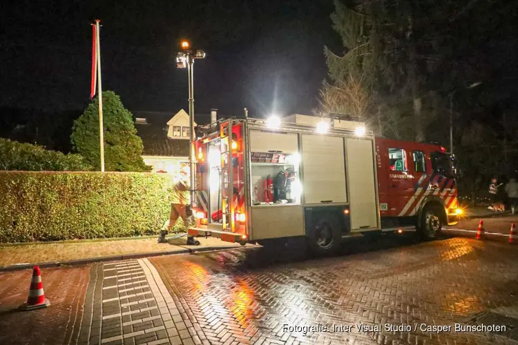 Kerstboombrand in woning Laren