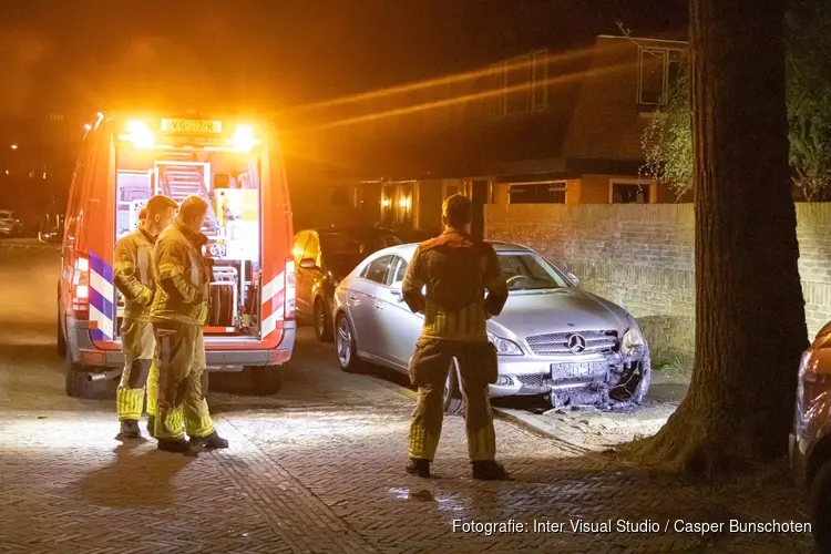 Auto beschadigd bij beginnende brand