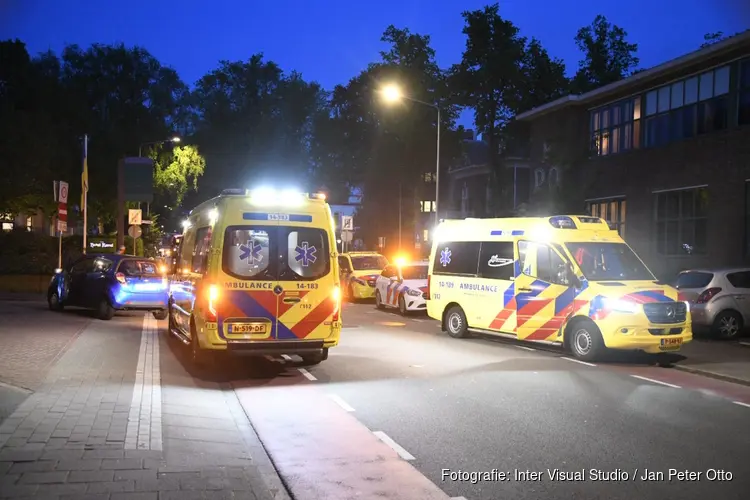 Fietser aangereden in Hilversum: met spoed naar ziekenhuis