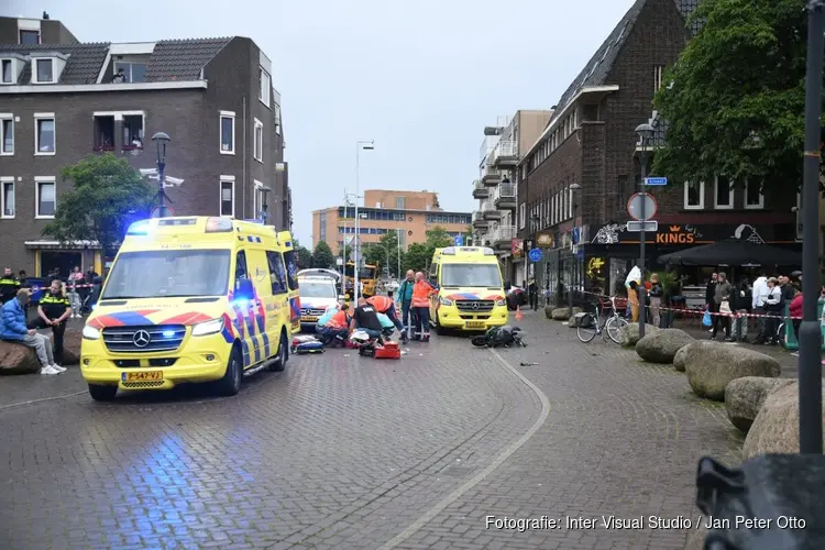 Scooterrijder ernstig gewond na ongeval in centrum Hilversum