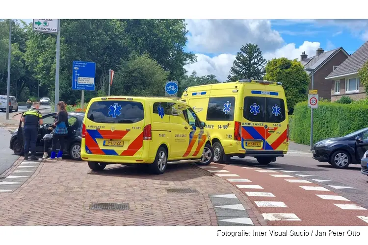 Fietsster aangereden door auto in Hilversum