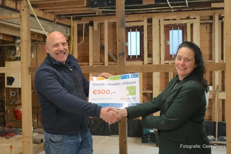 Fonds Kleurrijk van Kringloop Kleurrijk schenkt Scouting Raboes Laren mooie donatie