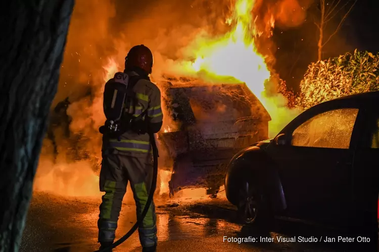 Auto in vlammen op in Hilversum