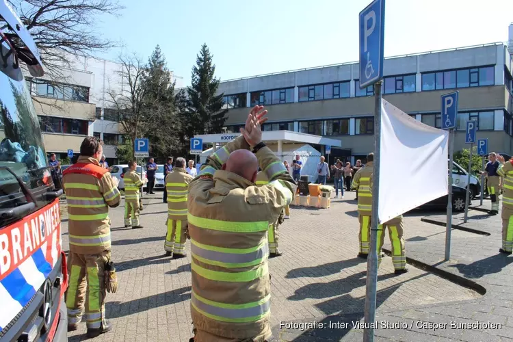 Brandweer Blaricum en Laren bedanken zorgmedewerkers