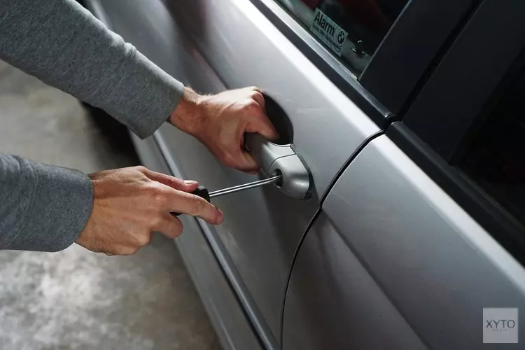 Gezocht: Apparatuur uit auto gestolen Hilversum