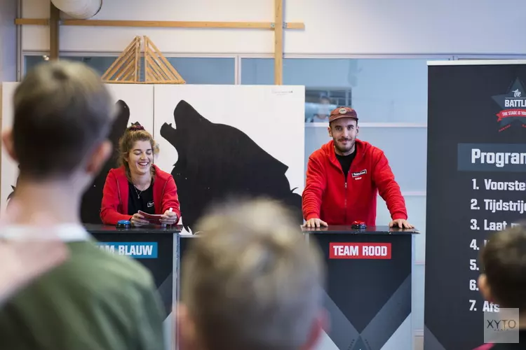 Scholieren Hilversum voorgelicht over de gevaren van afleiding in het verkeer