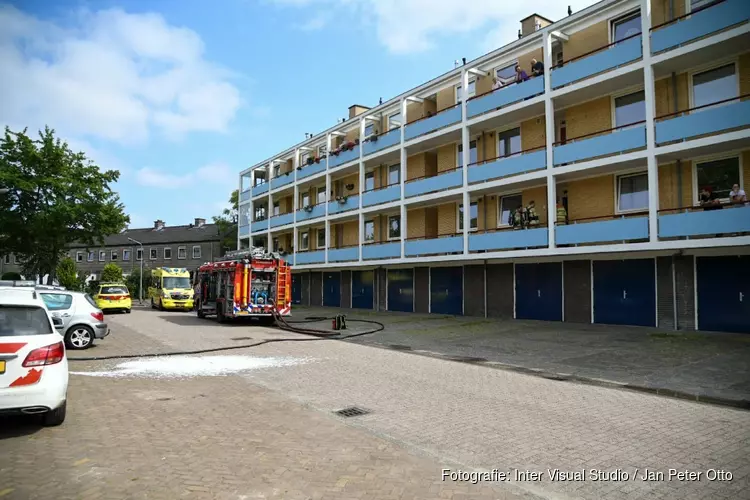 Vrouw naar ziekenhuis na keukenbrandje