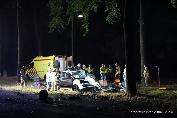 Frontale botsing, weg tussen Hilversum en Baarn afgesloten